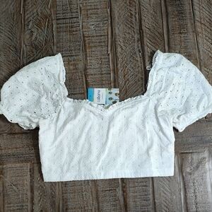 Crown & Ivy White Puff Sleeve Crop Blouse